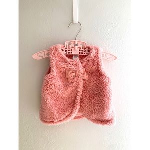 NWOT Baby Girl Fluffy Pink Vest with Velvet Bow - Size 9 months